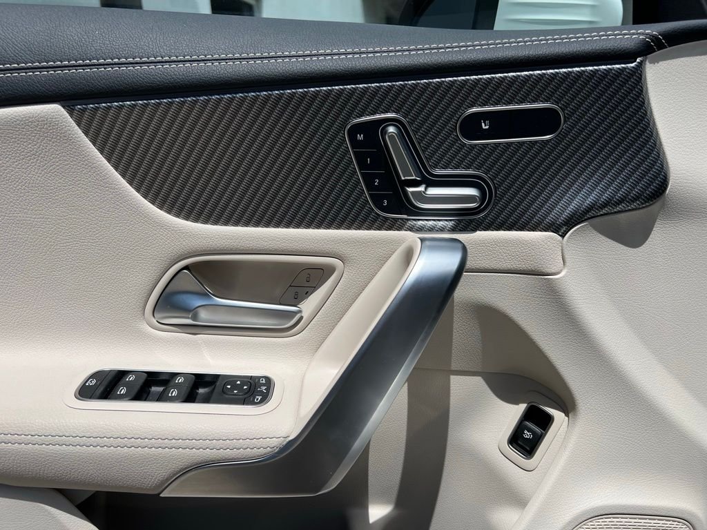 2025Mercedes-BenzCLACLA 250