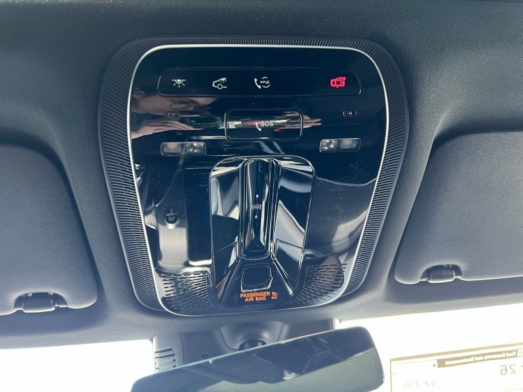 2025Mercedes-BenzGLCGLC 300