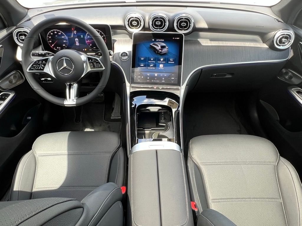 2025Mercedes-BenzGLCGLC 300