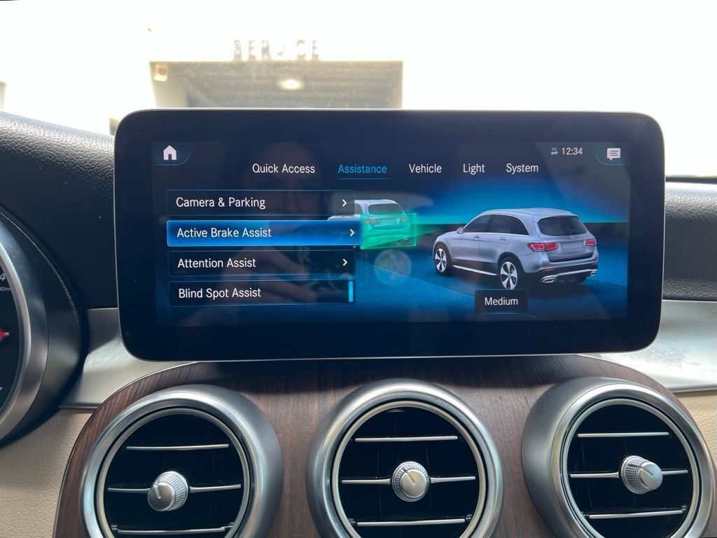 2022Mercedes-BenzGLCGLC 300