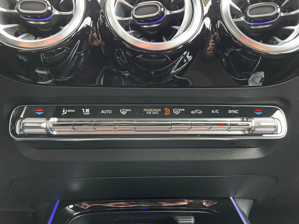 2025Mercedes-BenzGLAGLA 35 AMG
