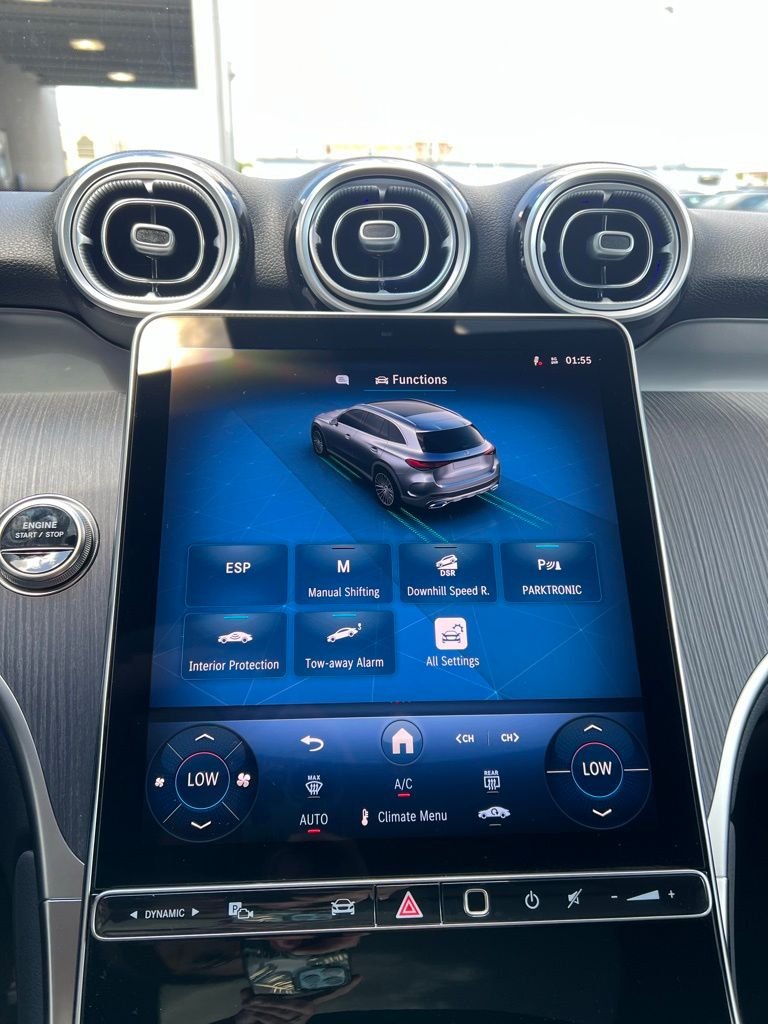 2025Mercedes-BenzGLCGLC 300