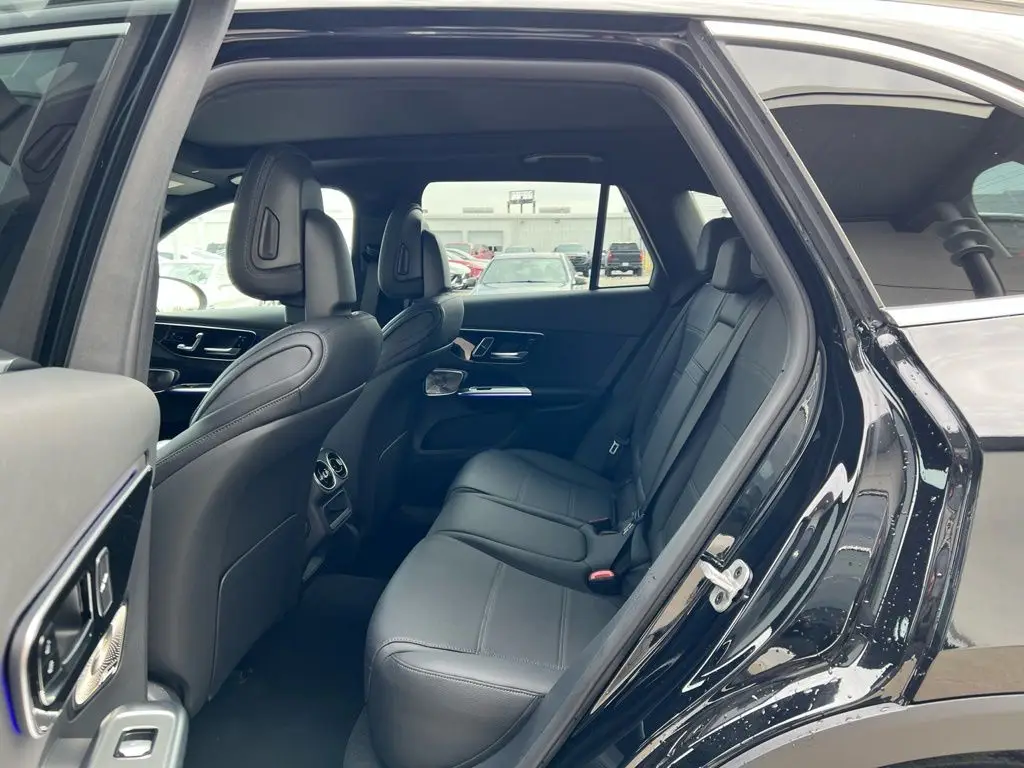 2026Mercedes-BenzGLCGLC 300