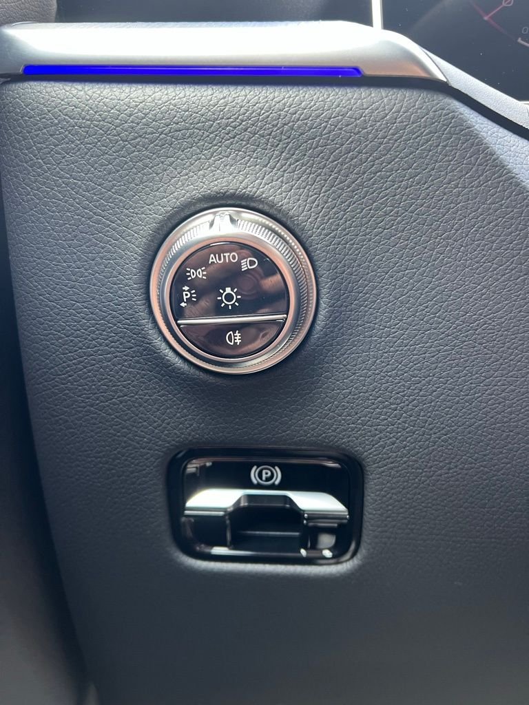 2025Mercedes-BenzGLCGLC 300