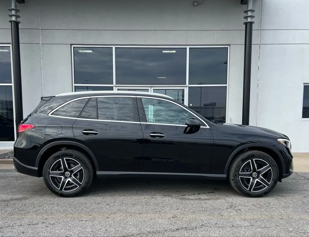 2026Mercedes-BenzGLCGLC 300