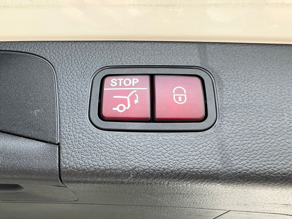 2022Mercedes-BenzGLCGLC 300