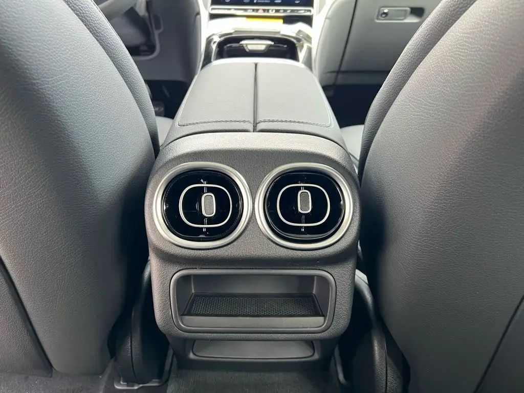 2026Mercedes-BenzGLCGLC 300