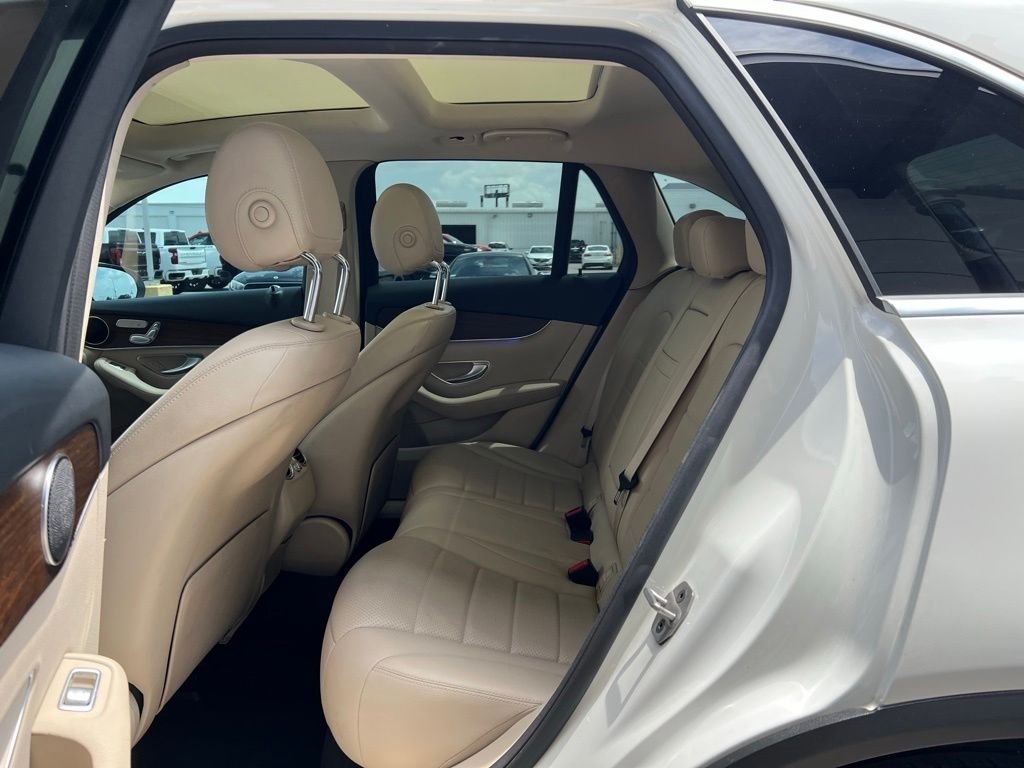 2022Mercedes-BenzGLCGLC 300