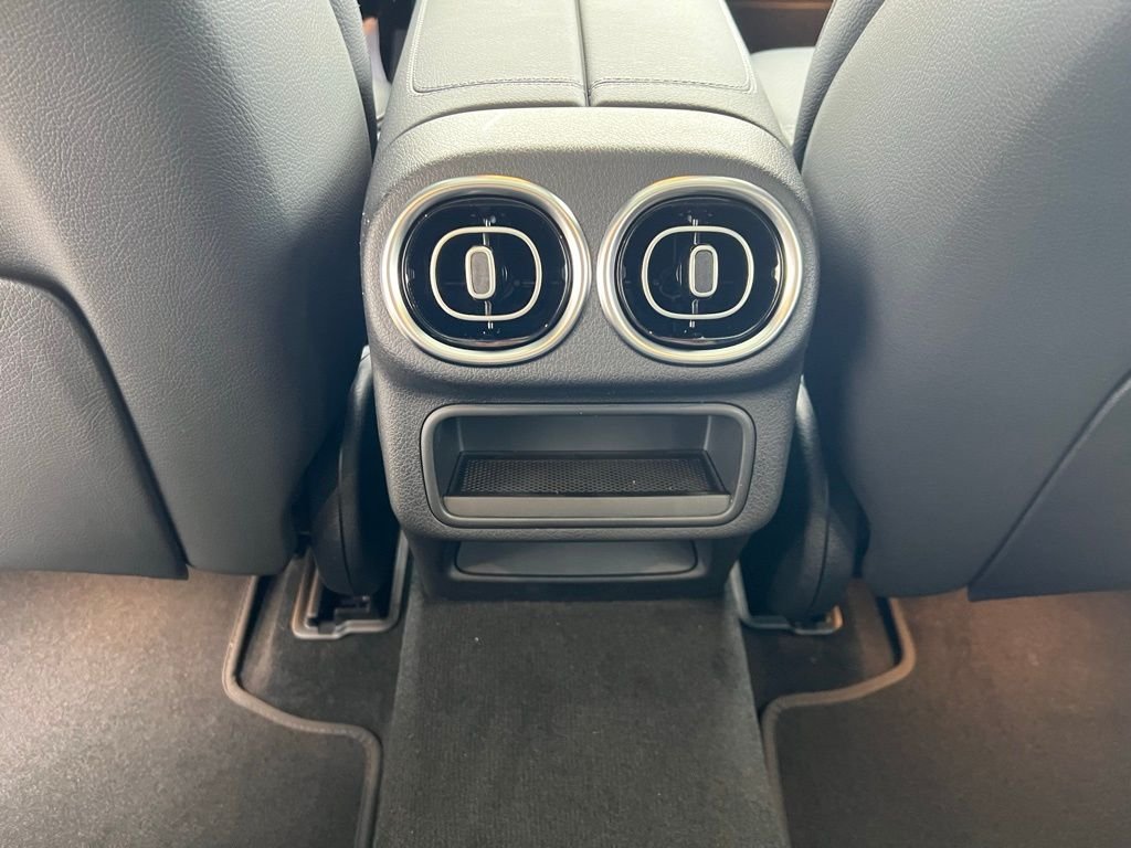 2026Mercedes-BenzGLCGLC 300