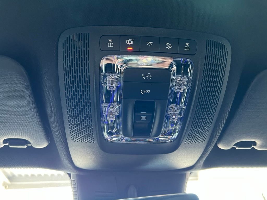 2025Mercedes-BenzGLBGLB 250