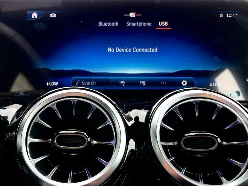 2025Mercedes-BenzGLAGLA 35 AMG