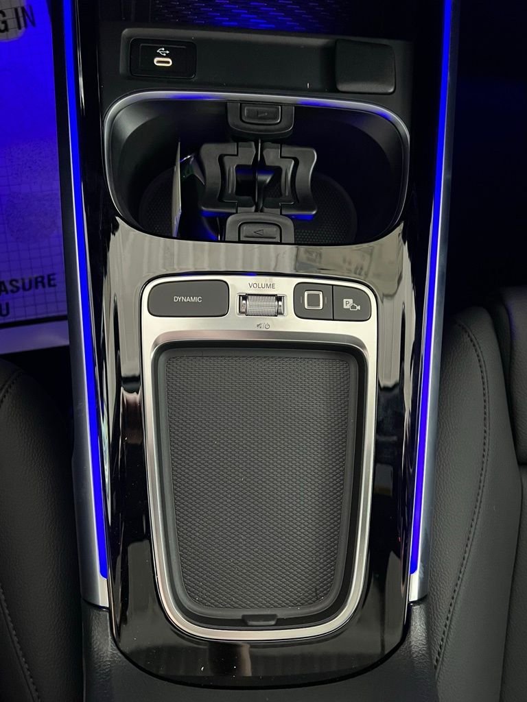 2025Mercedes-BenzGLBGLB 250