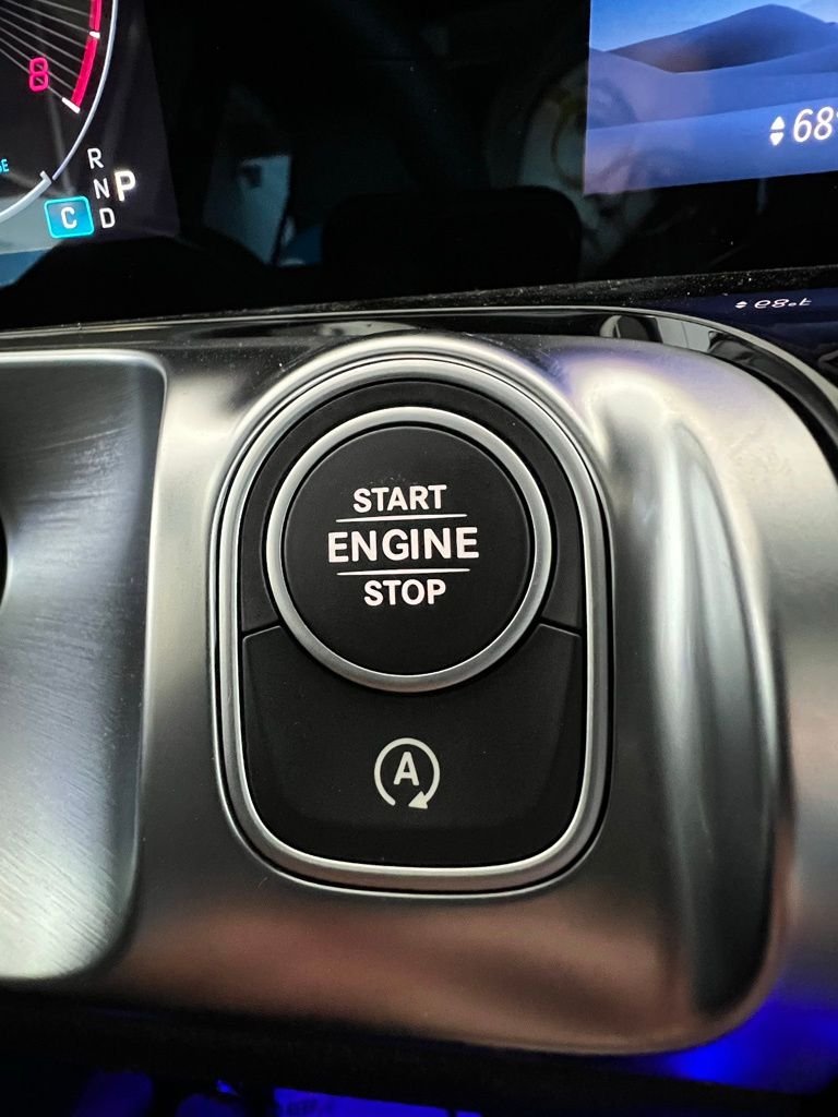 2025Mercedes-BenzGLBGLB 250