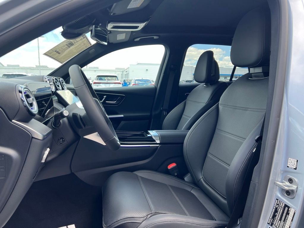2025Mercedes-BenzGLCGLC 300