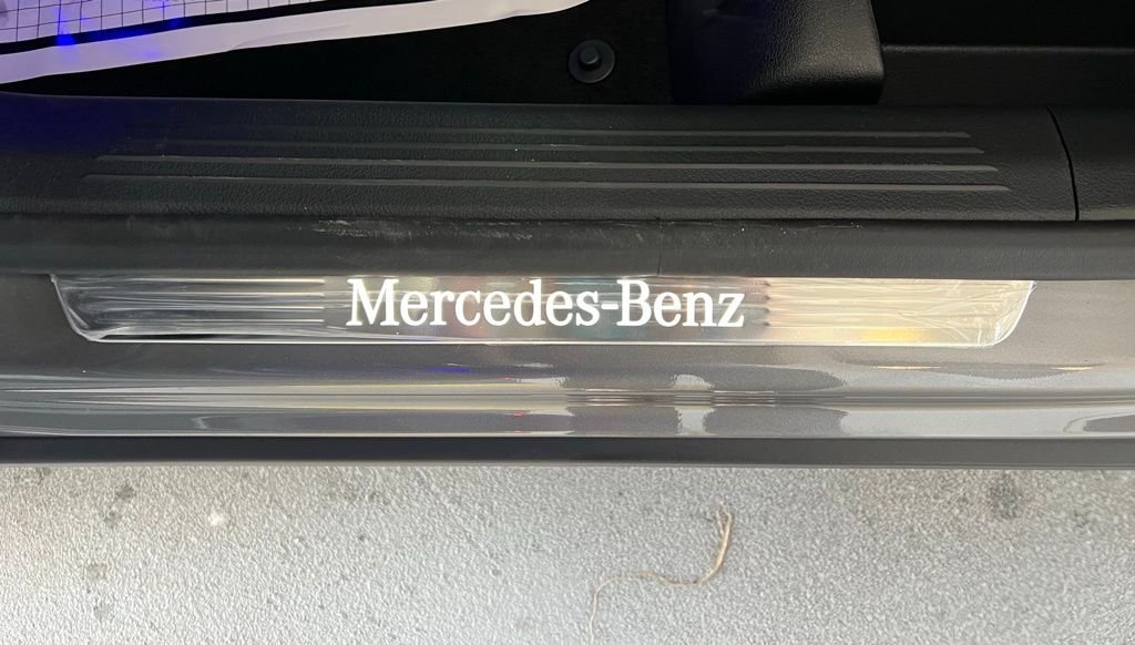 2025Mercedes-BenzGLBGLB 250