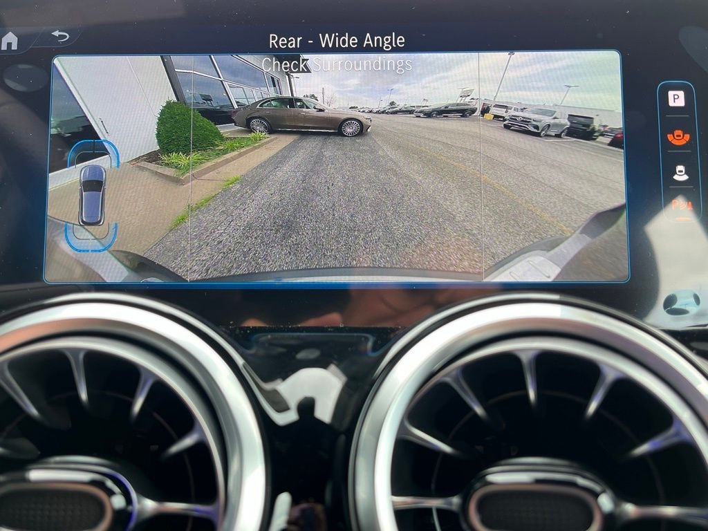 2025Mercedes-BenzGLAGLA 35 AMG