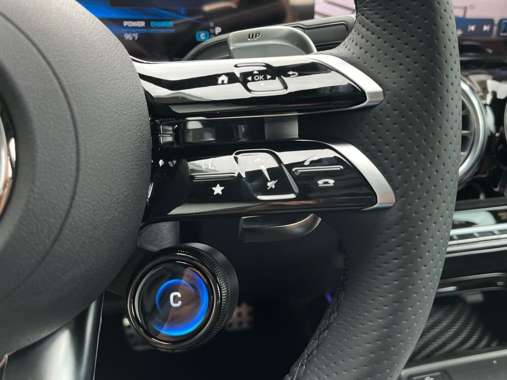 2025Mercedes-BenzGLAGLA 35 AMG
