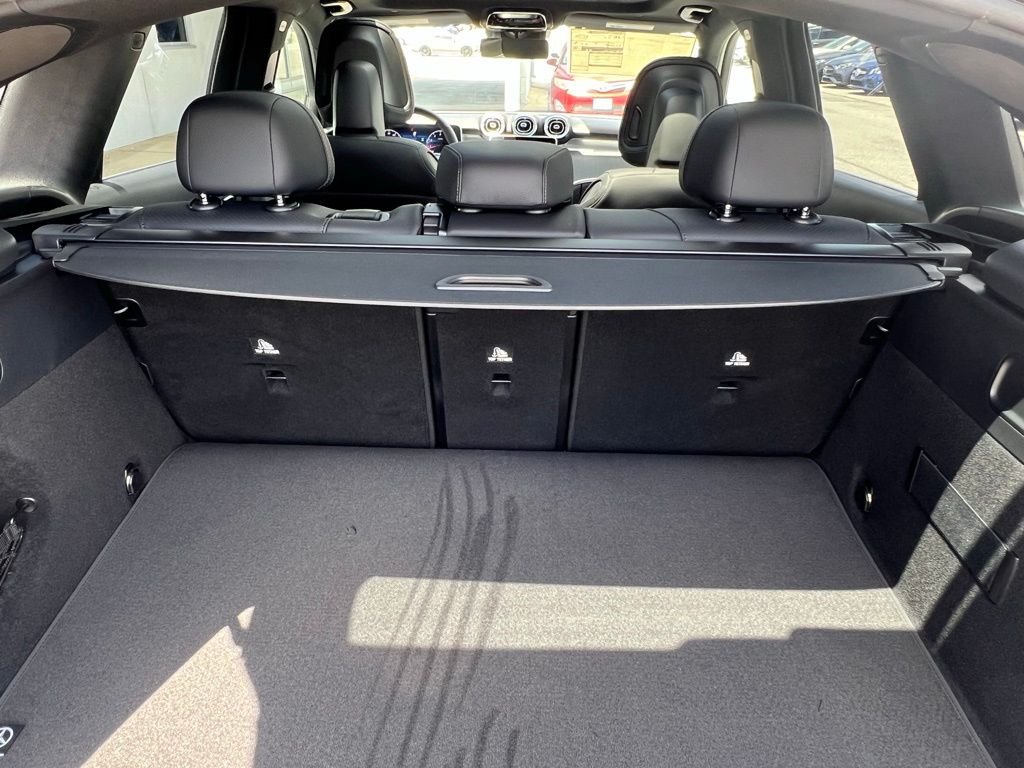 2025Mercedes-BenzGLCGLC 300