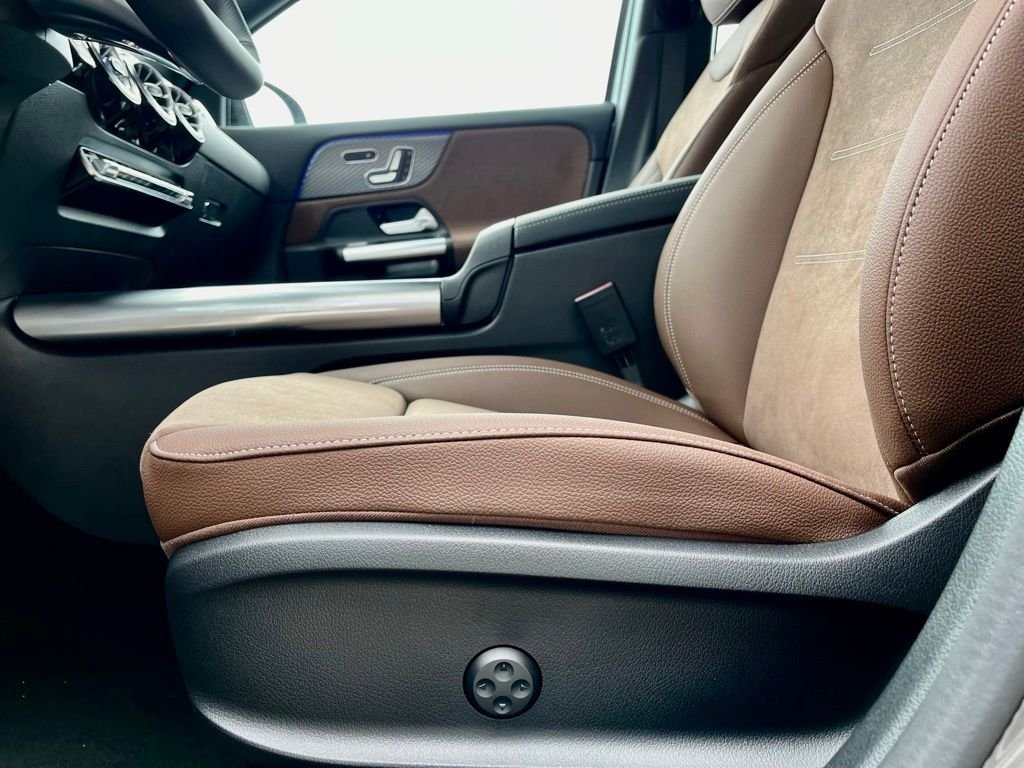 2025Mercedes-BenzGLAGLA 35 AMG
