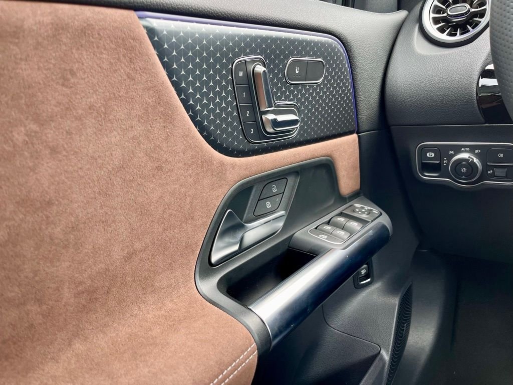 2025Mercedes-BenzGLAGLA 35 AMG