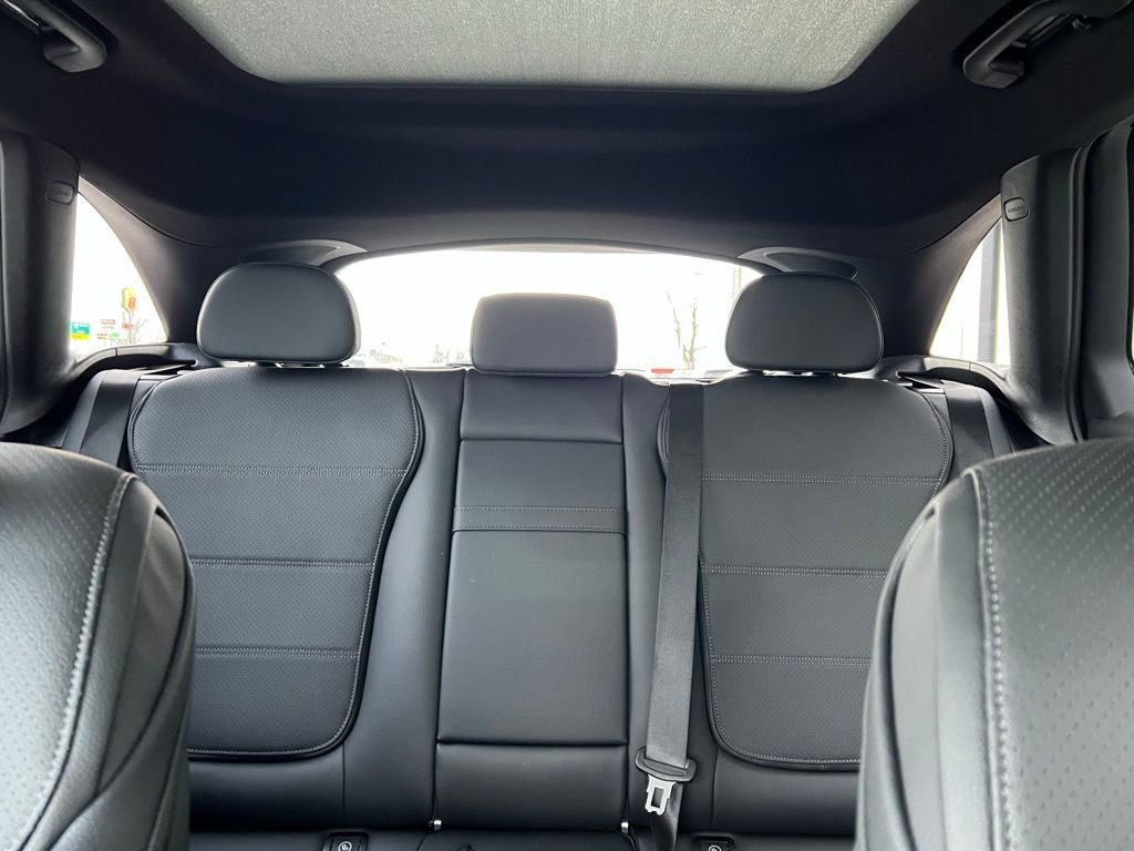 2026Mercedes-BenzGLCGLC 300