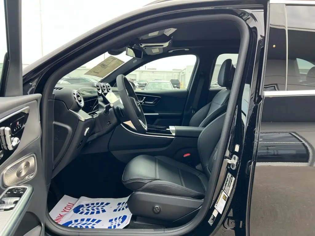 2026Mercedes-BenzGLCGLC 300
