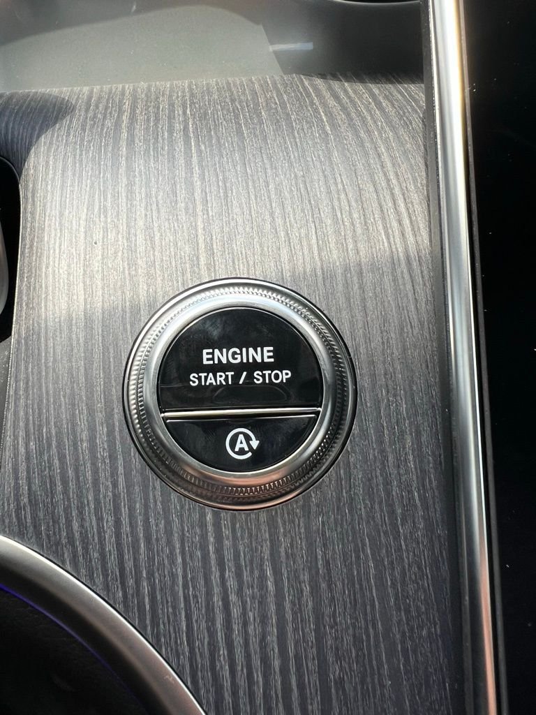 2025Mercedes-BenzGLCGLC 300