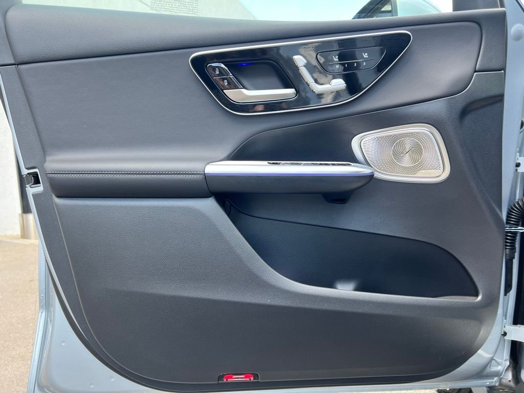 2025Mercedes-BenzGLCGLC 300