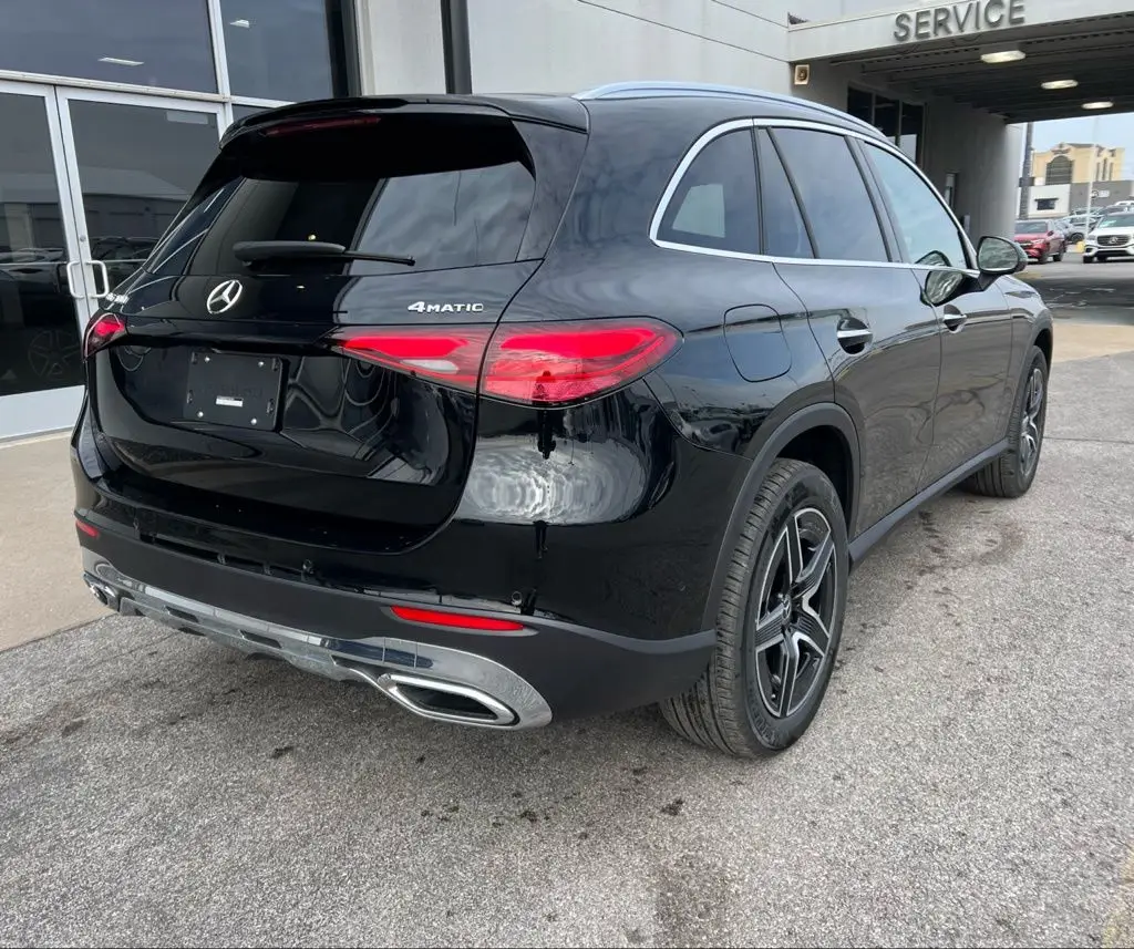 2026Mercedes-BenzGLCGLC 300