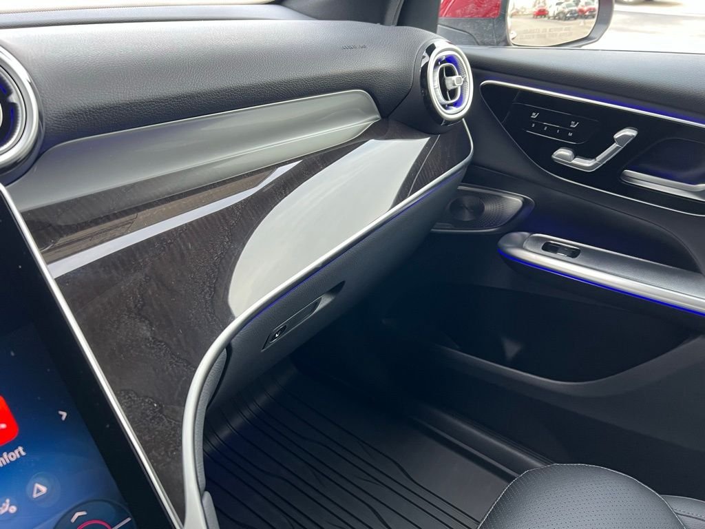 2026Mercedes-BenzGLCGLC 300
