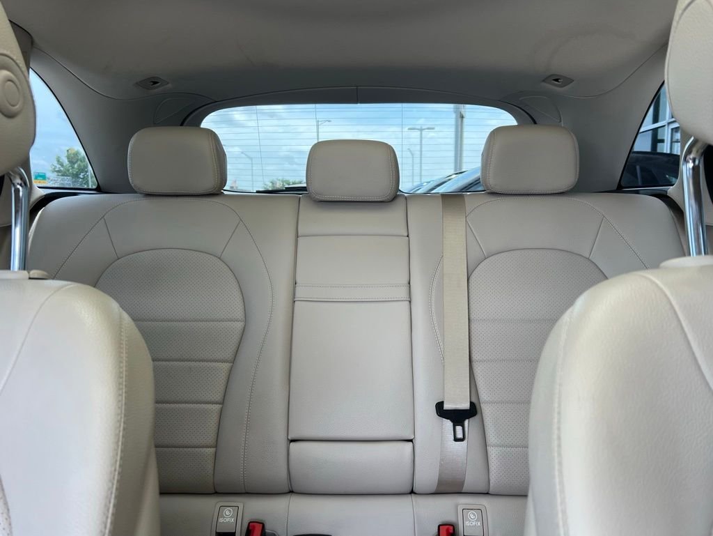 2022Mercedes-BenzGLCGLC 300