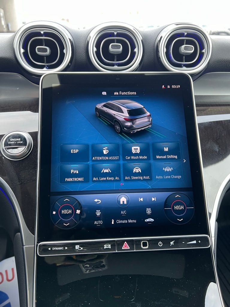 2026Mercedes-BenzGLCGLC 300