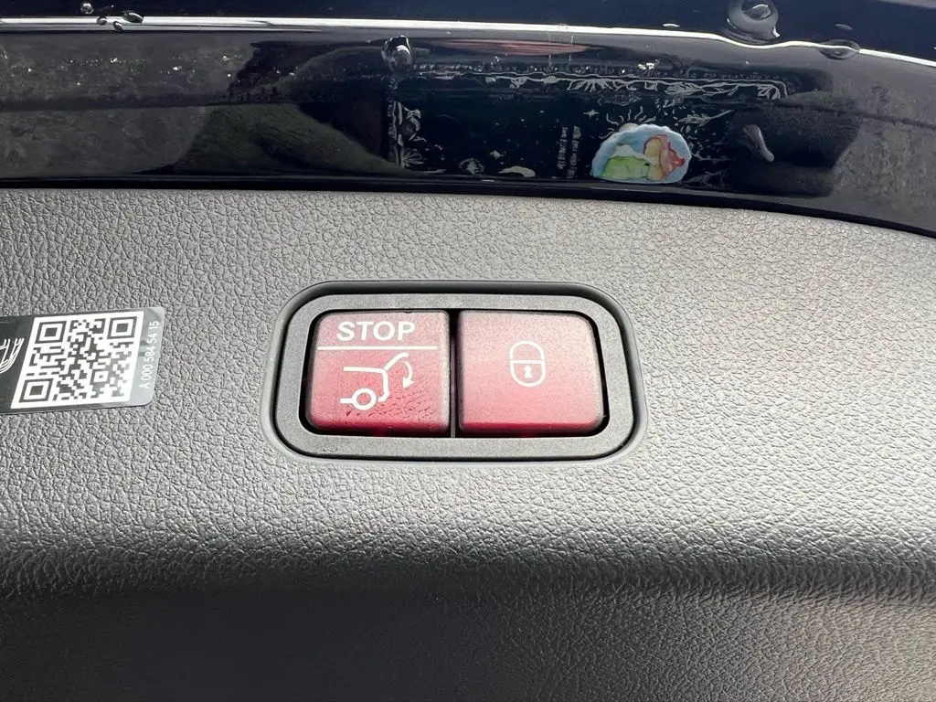 2026Mercedes-BenzGLCGLC 300