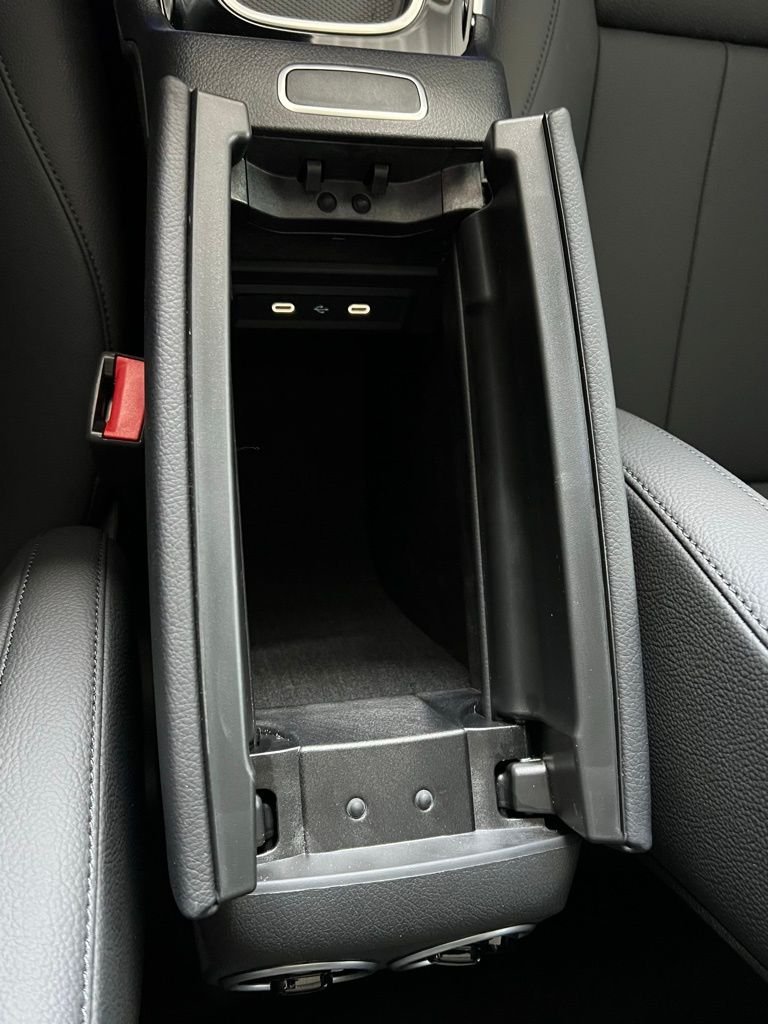 2025Mercedes-BenzGLBGLB 250