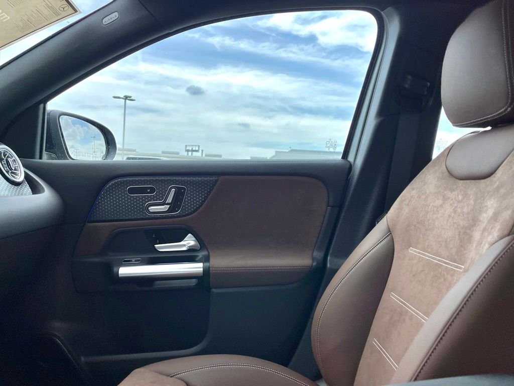 2025Mercedes-BenzGLAGLA 35 AMG