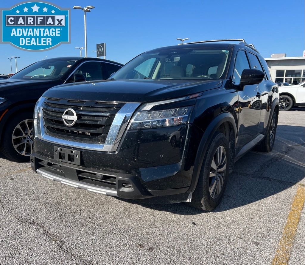 2023 Nissan Pathfinder SL